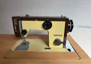 Elektrický šicí stroj Veritas
