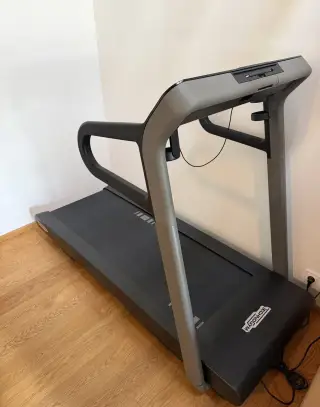 Běžecký pás Technogym MyRun