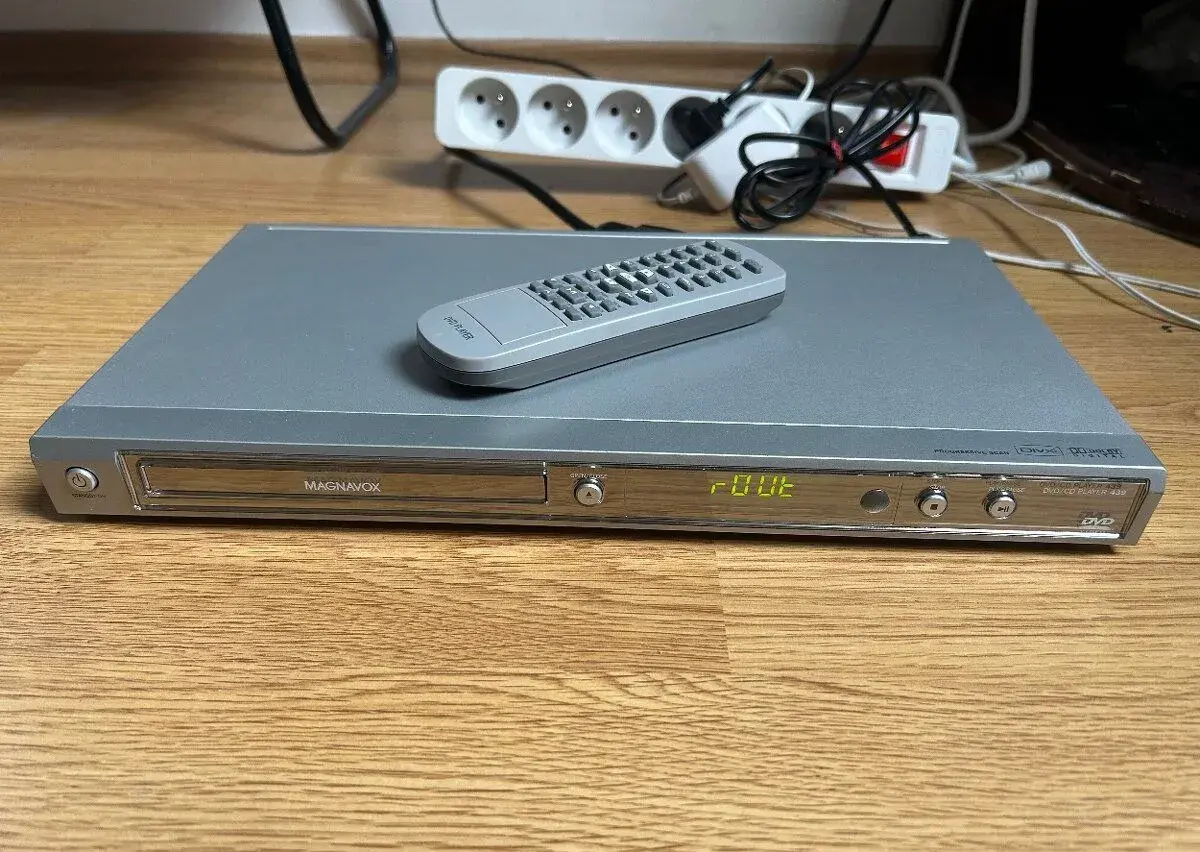 Slim DVD přehrávač Magnavox MDV439 s DO