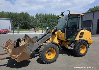 Kolový nakladač VOLVO L20 F, r.v. 2017, 2484 mth, STAV