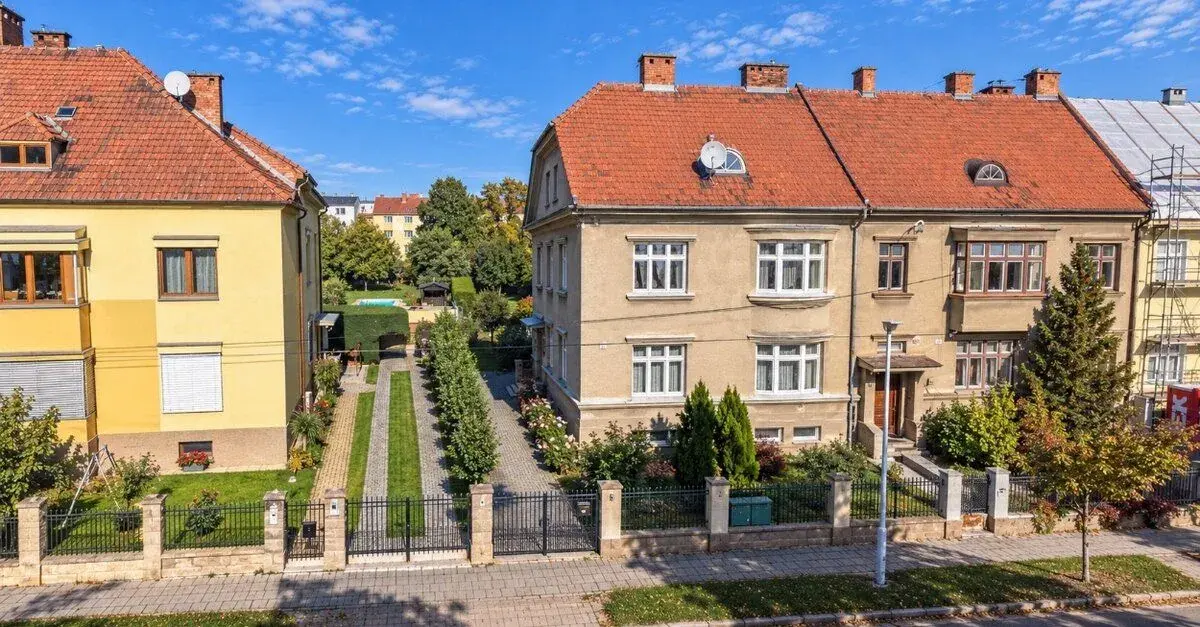 Prodej prostorné vily se zahradou a garáží, Prostějov