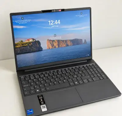 Lenovo IdeaPad Slim 3 – i7, 24 GB RAM, 512 GB SSD