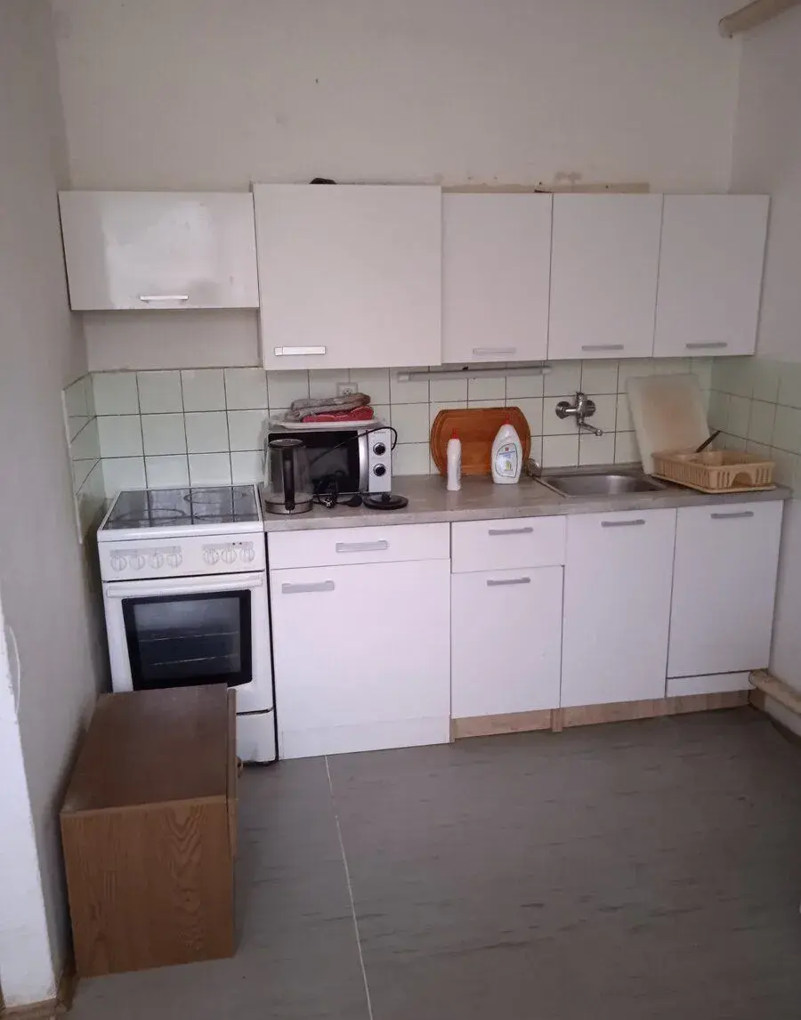 Pronajmu pokoj pro pracuji v RD s kuchyni
