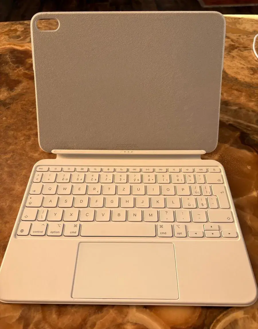 Apple Magic Keyboard Folio