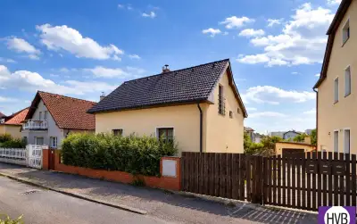 Pronájem rodinného domu 4+kk 174 m2, zahrada 404 m2, Úvaly,