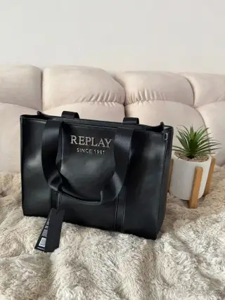 Kabelka Replay