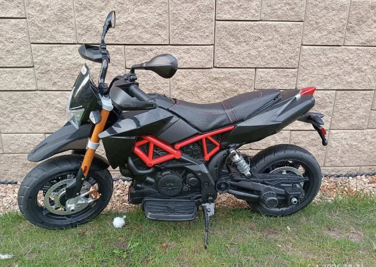 Aprilia Dorsoduro 900