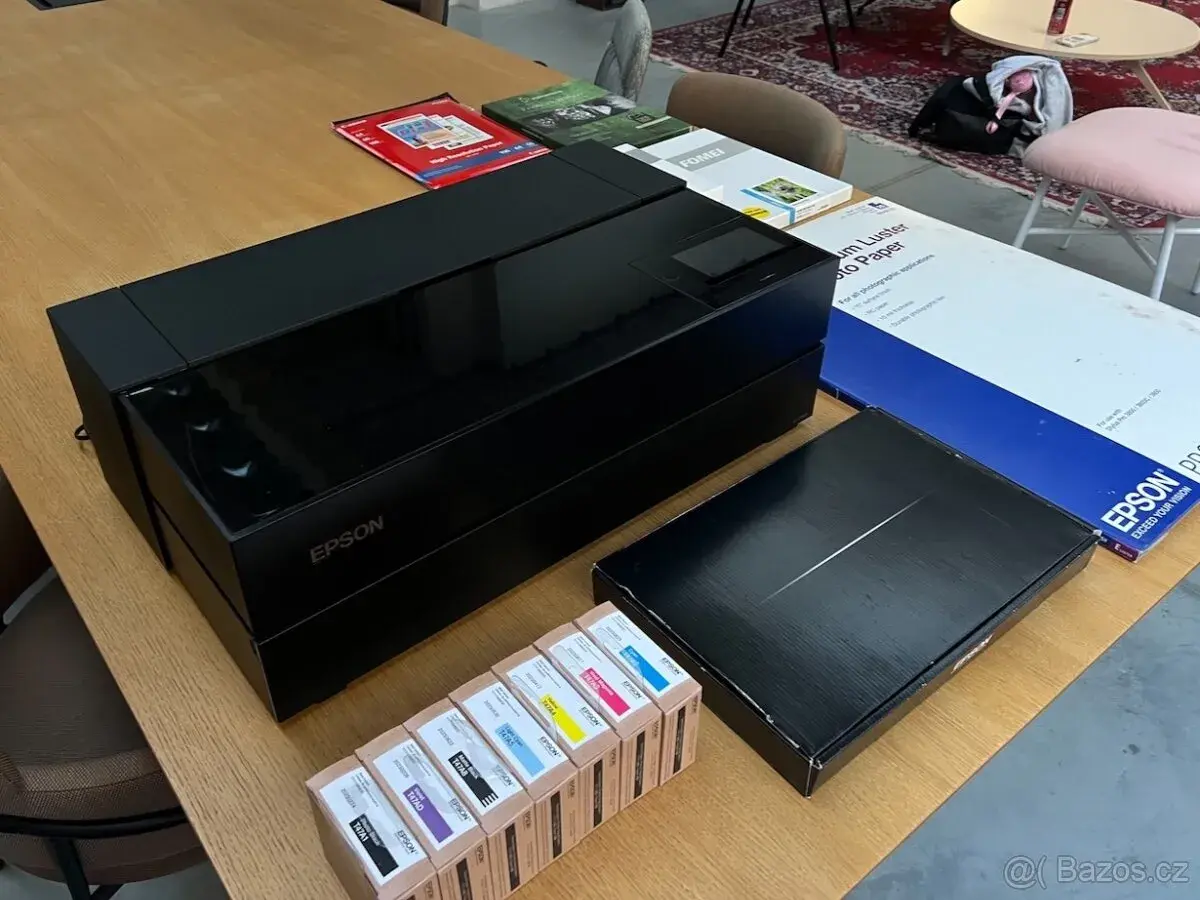 Epson SureColor SC-P900 + 7 nových náplní + prémiové papíry