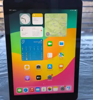 Apple iPad 6 gen. / 32GB Uložiště / IOS 17.7.10 / 9,7" /SIM