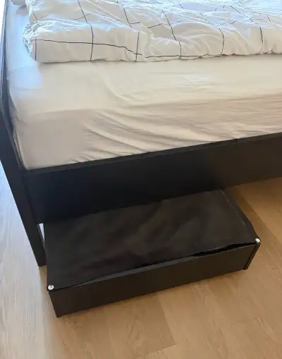 Úložný prostor (šuplík) pod postel IKEA Vardo