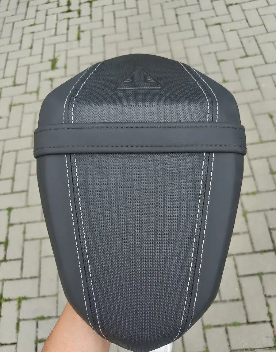 Triumph Street Triple 765 sedlo