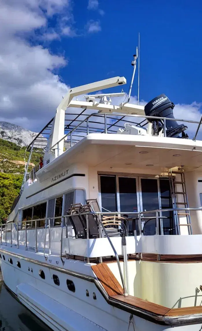 Azimut 71