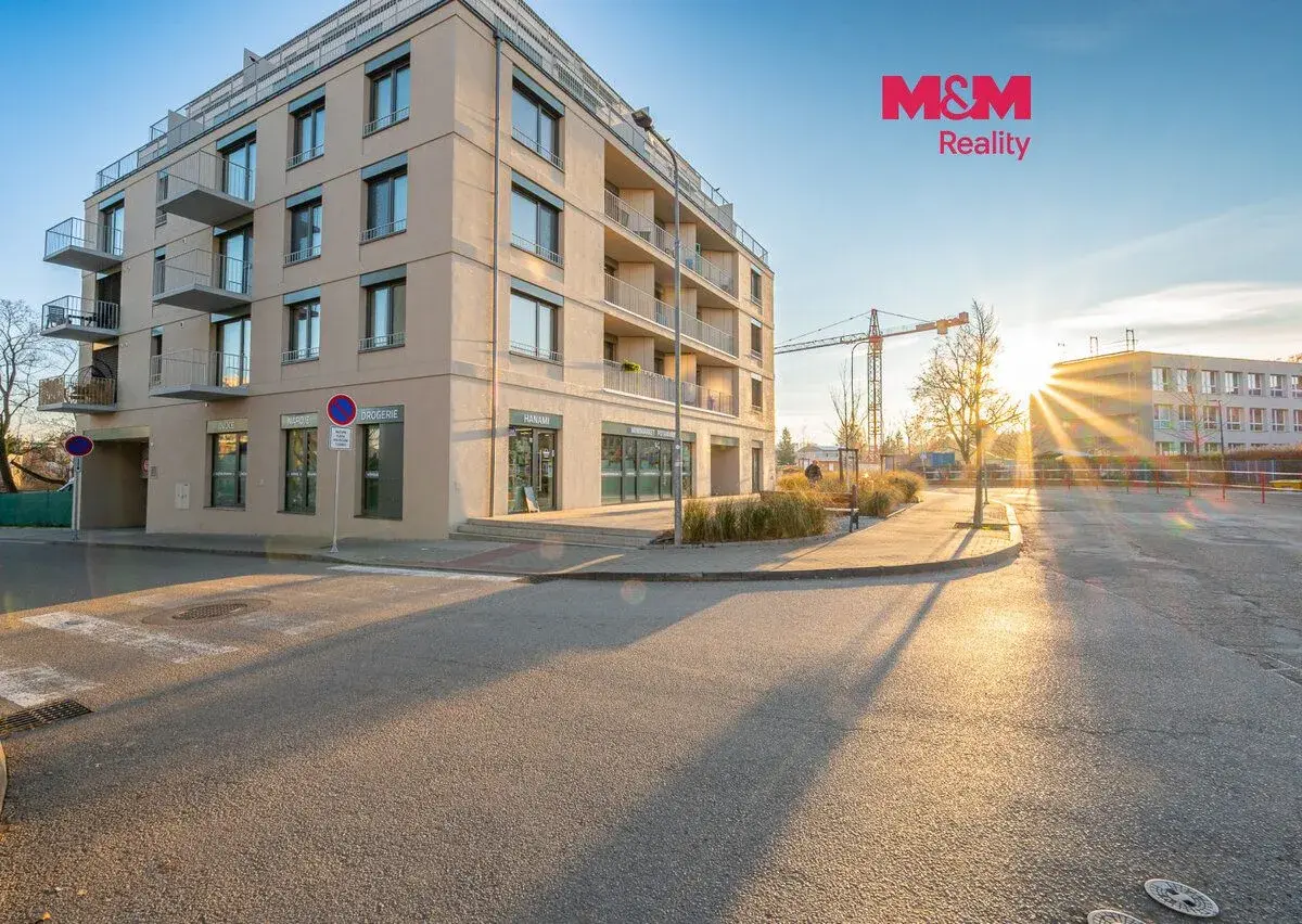 Pronájem garážového stání, 14 m², Benešov, ul. Dukelská