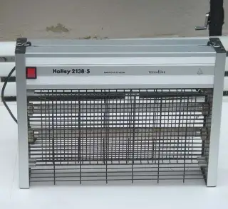 Velký UV lapač hmyzu do stáje
