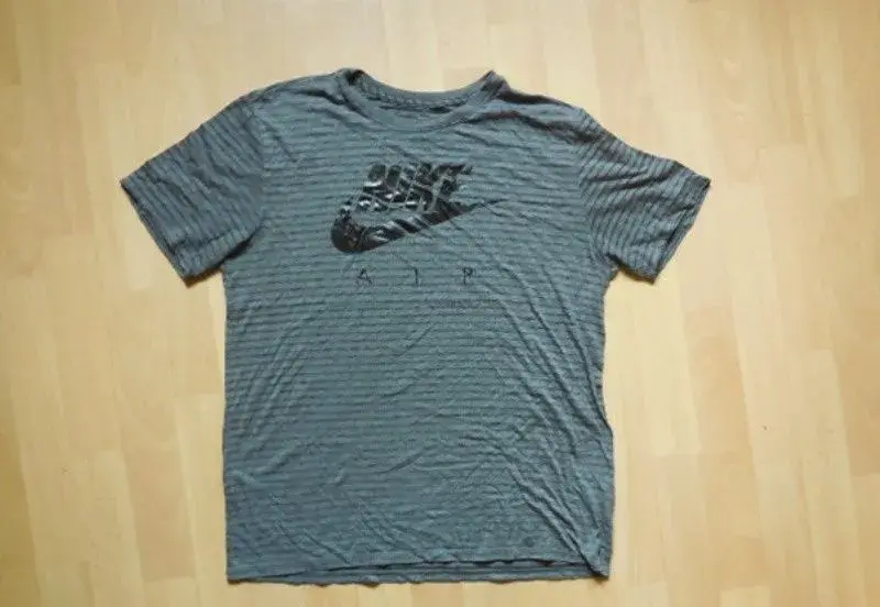pánské Nike Tee šedočerné sport. tričko nápis kr.ruk 52-54/L