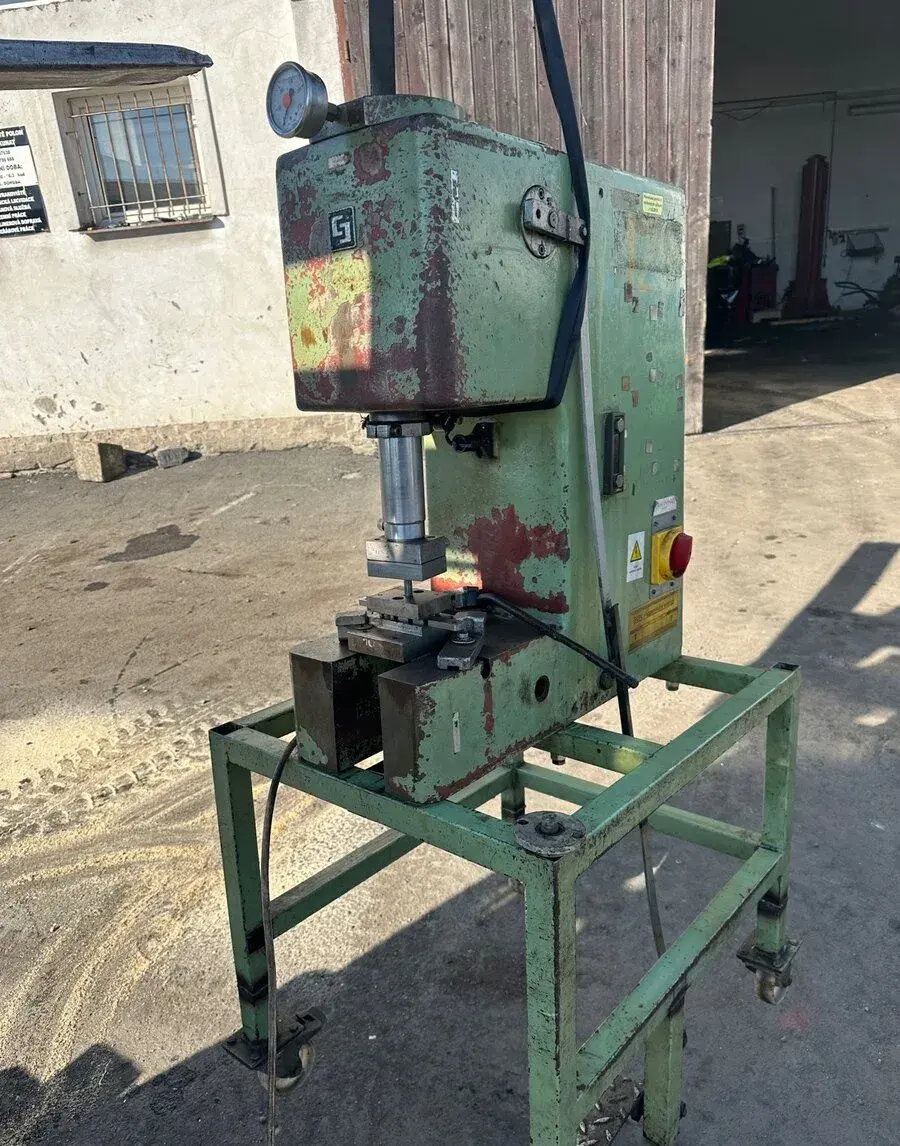 Hydraulický lis CDC2,5-8