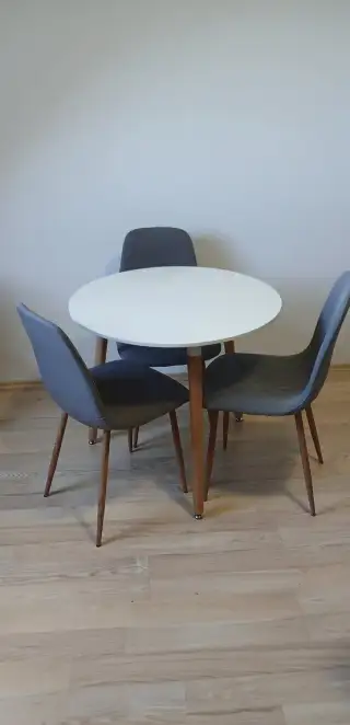 Stůl a židle