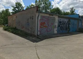 P4 Kačerov garáž