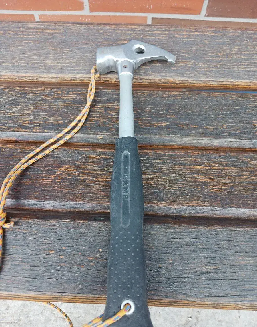 Horolezecké kladivo brenta