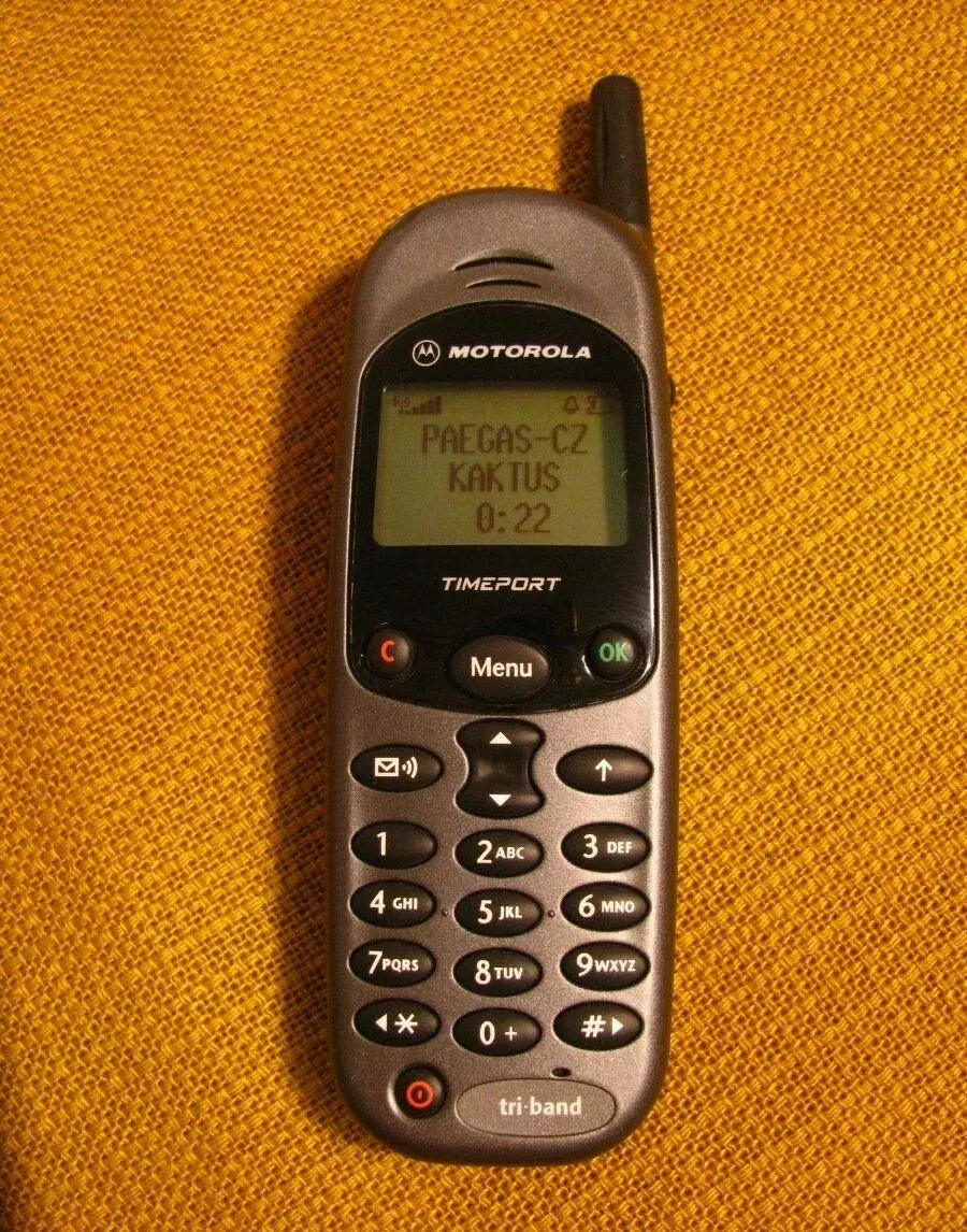 MOTOROLA TIMEPORT P7389 jako nová + krabice