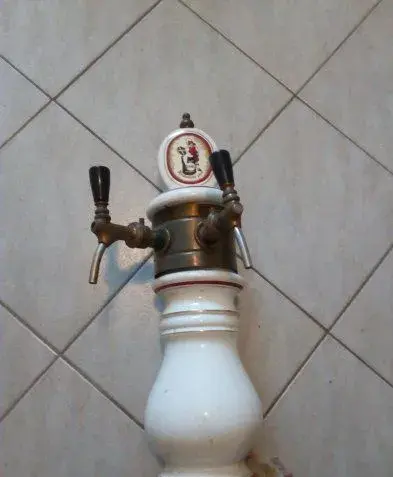 Porcelánová pípa na pivo