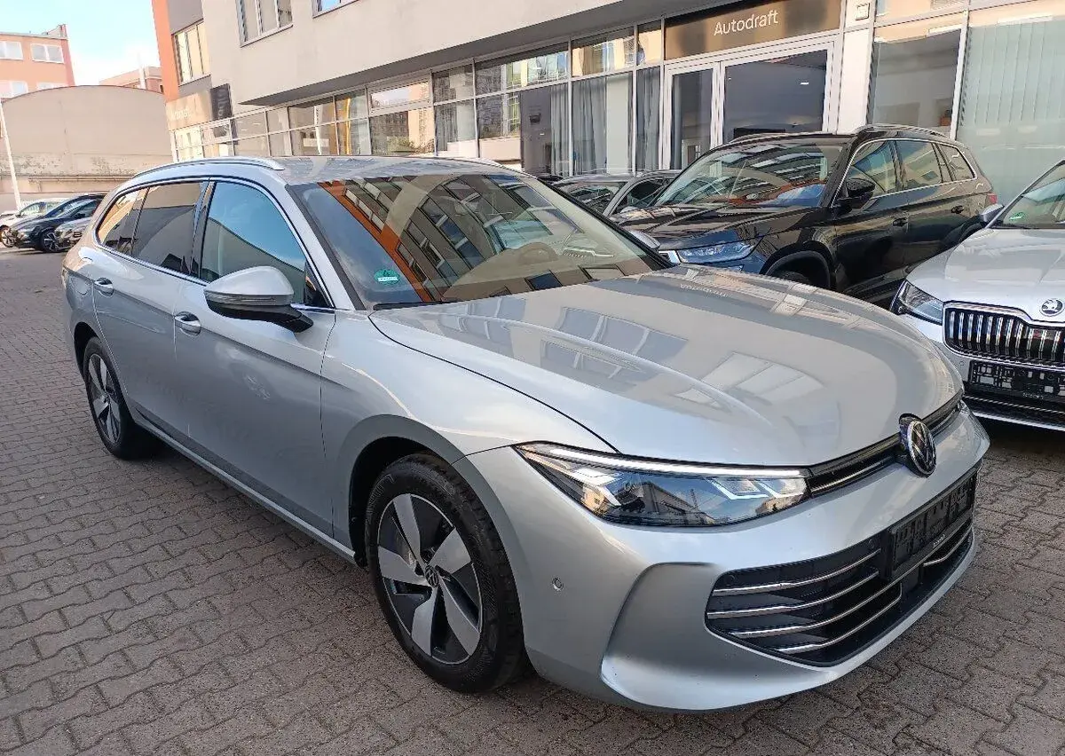 Volkswagen Passat – 2024, 75 816 km