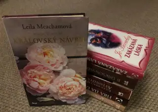 Knihy pro ženy, červená knihovna, více autorek viz text 6ks