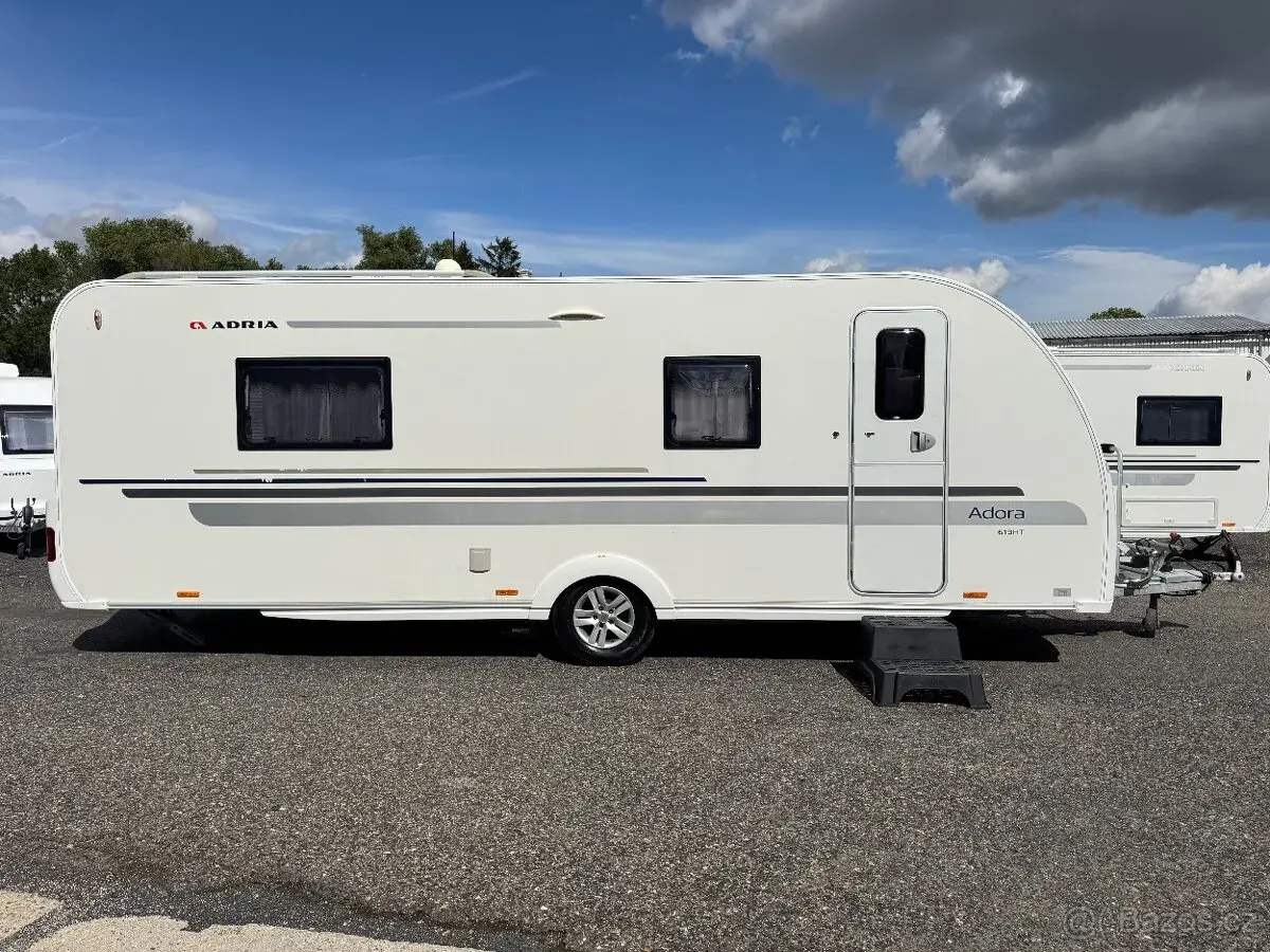 Adria Adora 613 HT ~ dělené postele