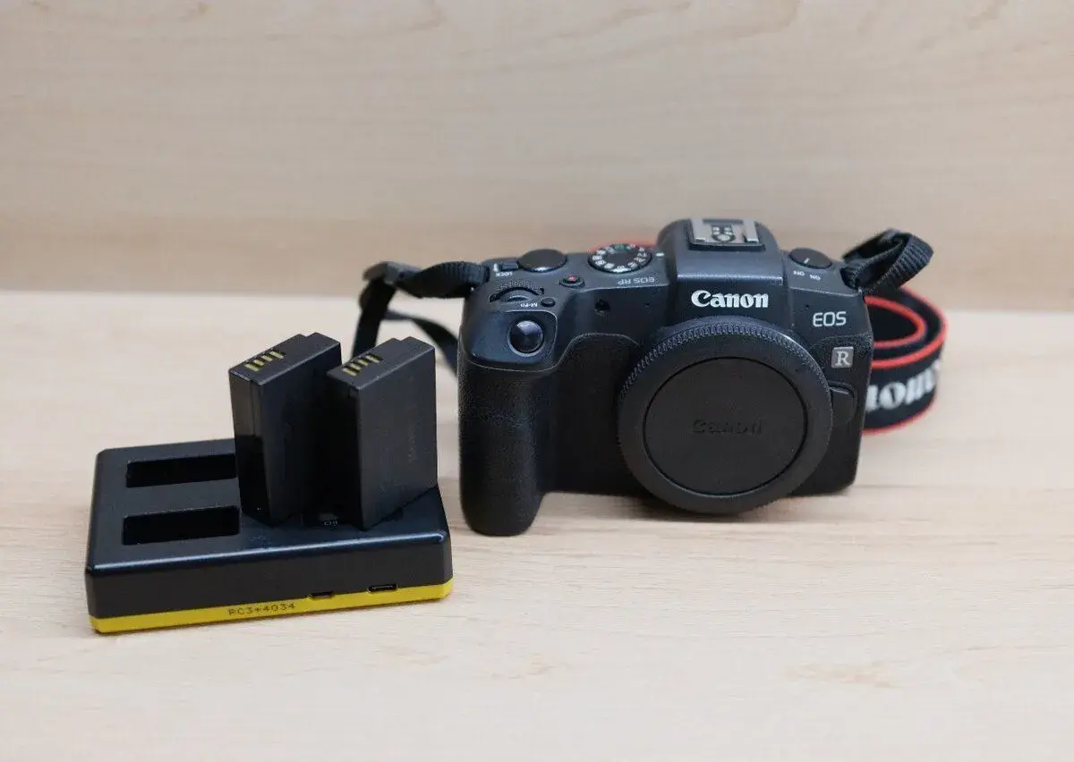 Canon EOS RP + 2 origo baterie