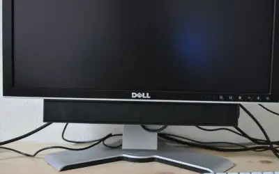 Monitor Dell 2407WFPb + reproduktor Dell AX510