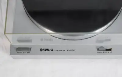 Gramofon Yamaha P 350