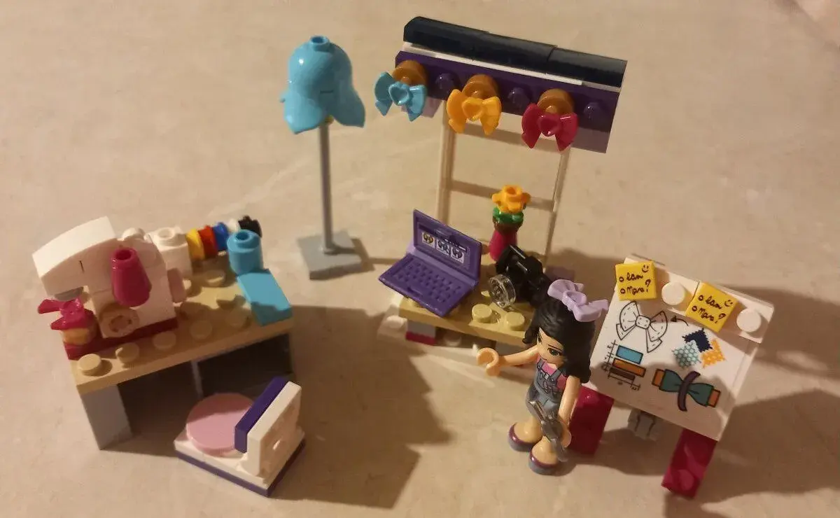 Lego Friends Emma a její tvůrčí dílna 41115
