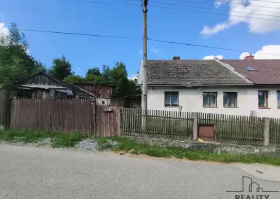 RODINNÝ DŮM S POZEMKEM 644 m² V HYBRÁLCI U JIHLAVY