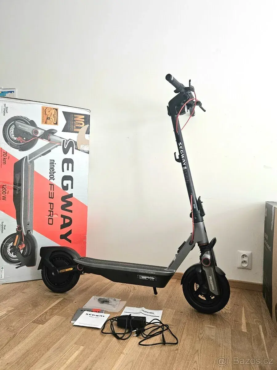 Elektrokoloběžka Segway Ninebot F3 Pro E 32 km/h