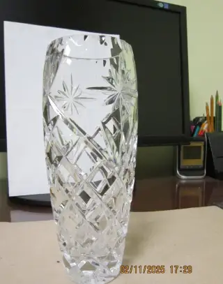 váza z masívního skla, výška 20cm
