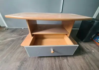 TV stolek