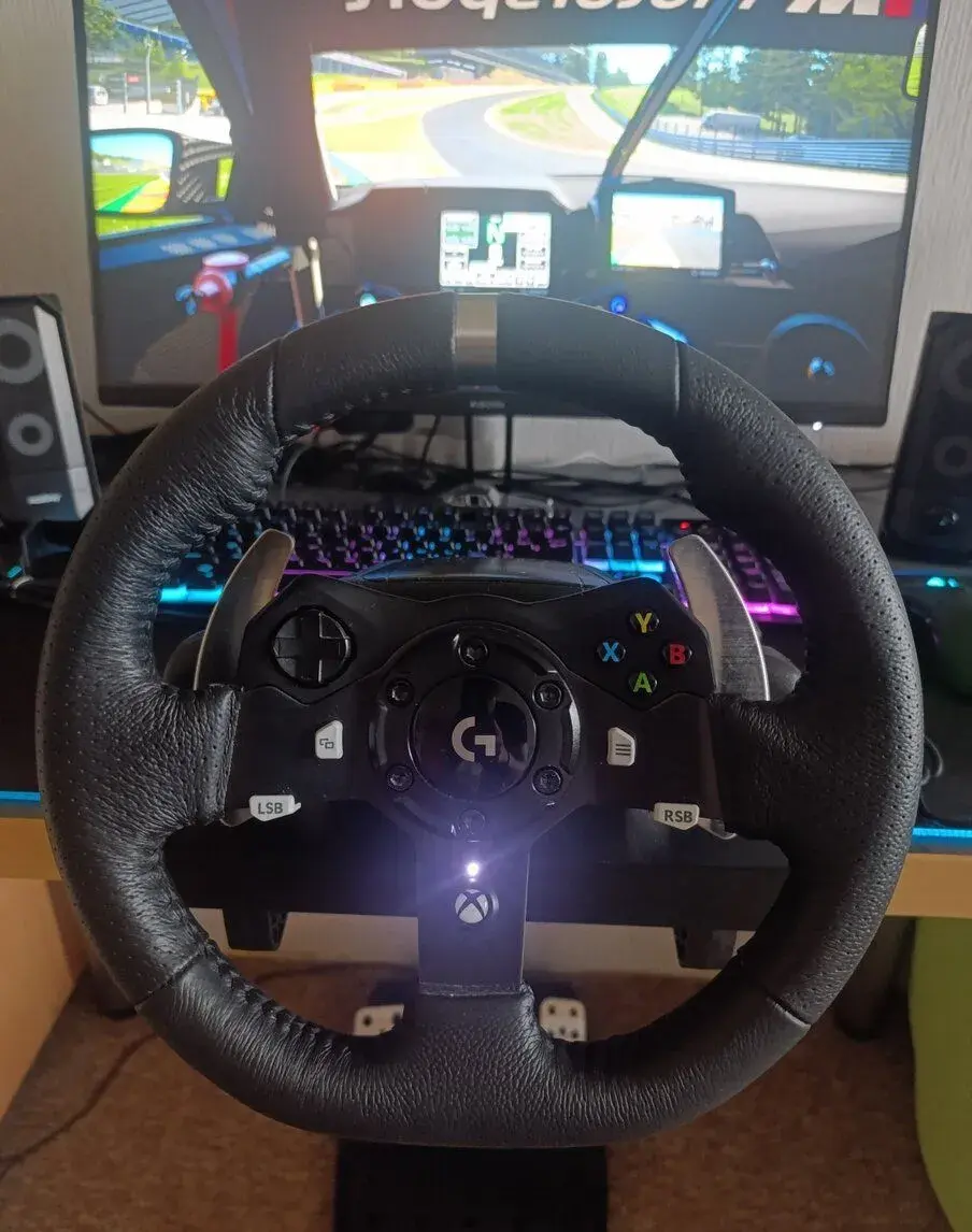 volant Logitech G920 Driving Force s pedály
