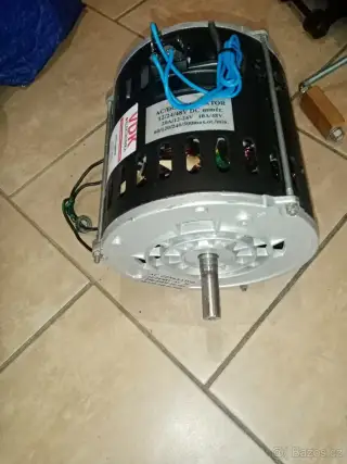 Nízkootáčkový generátor 12V max. 30A