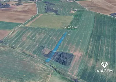 Pole 7 627 m²
