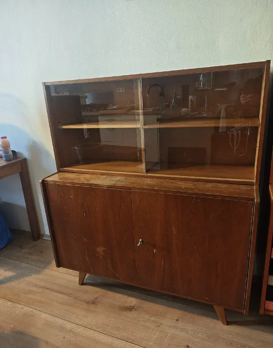Komoda U-450 Jiroutek + nástavec 2500,- předrenovační sta