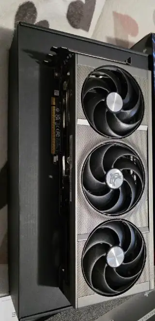 SAPPHIRE NITRO+ AMD Radeon RX 9070 XT 16GB