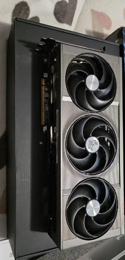 SAPPHIRE NITRO+ AMD Radeon RX 9070 XT 16GB