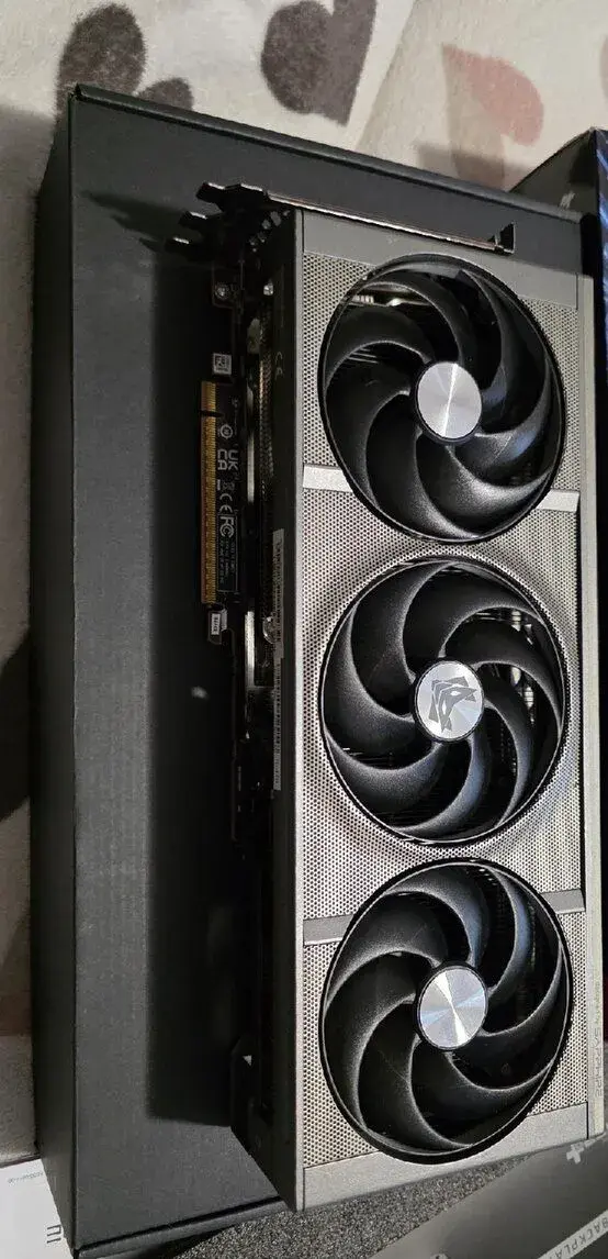 SAPPHIRE NITRO+ AMD Radeon RX 9070 XT 16GB
