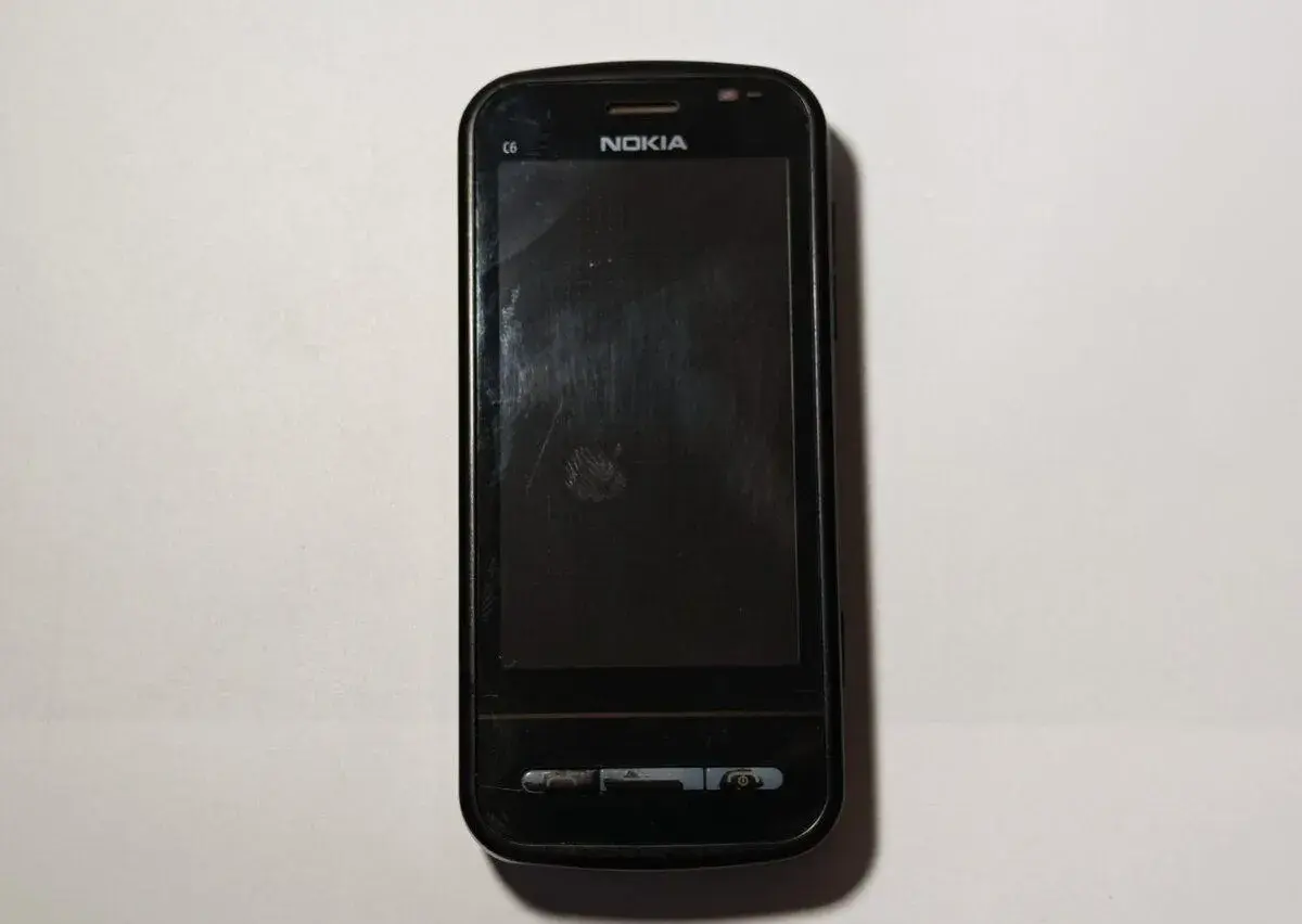 Nokia C6-00 – na díly
