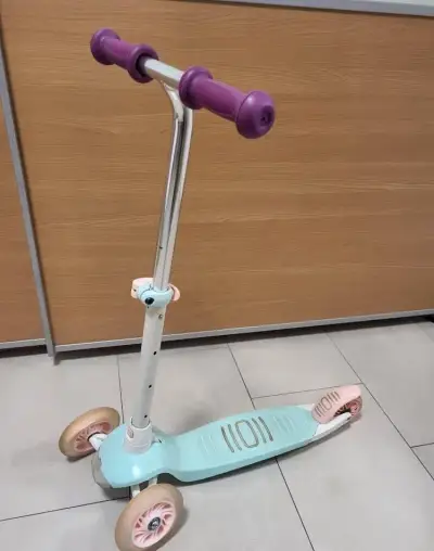 Dětská koloběžka se 3 kolečky