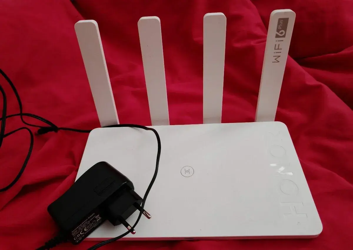 HONOR Router 3, WiFi 6 (WiFi ax) , 574 Mbps + 2402 Mbps