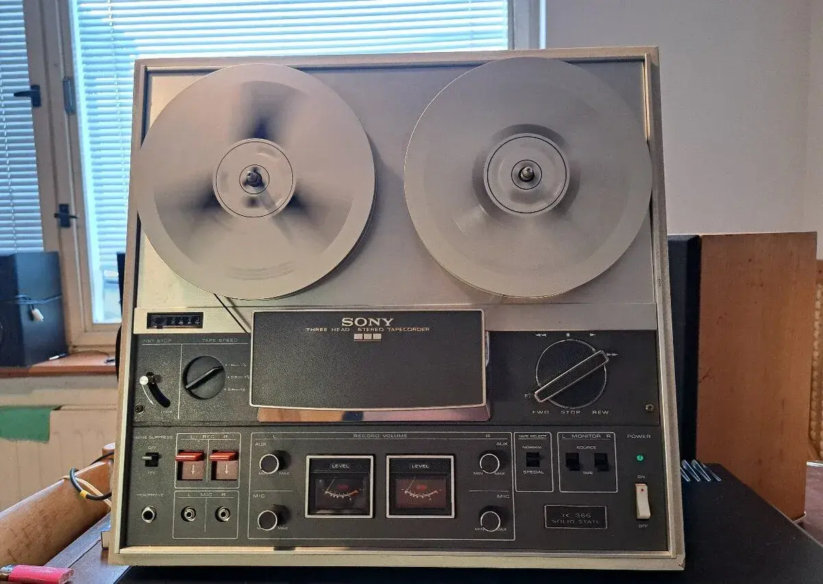 Kotoučový magnetofon SONY TC-366