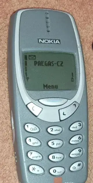 Nokia funkční 3310 + dokupovaná baterie