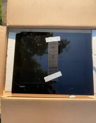 Whirlpool 1065B indukční varná deska, rozbitá