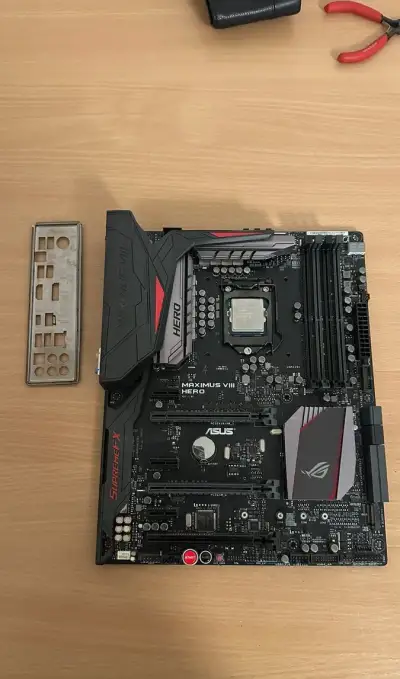 ASUS ROG MAXIMUS VIII HERO + i7-6700K (4C/8T)